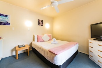 Dolphin Motel