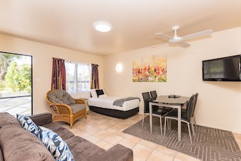 Dolphin Motel