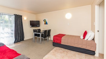 Dolphin Motel