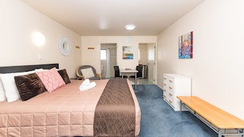 Dolphin Motel