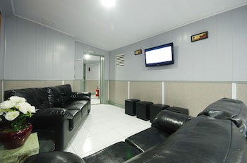 Calamares Hotel (Adult Only)