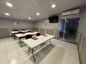 Calamares Hotel (Adult Only)
