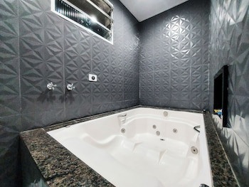 Calamares Hotel (Adult Only)