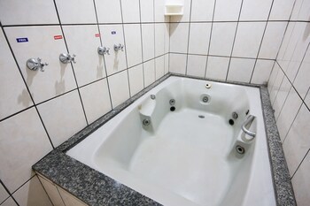 Calamares Hotel (Adult Only)
