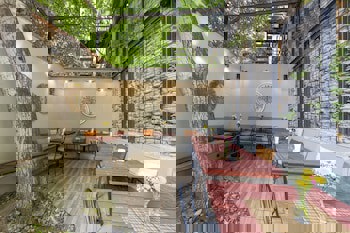 The Marions Suite Hotel