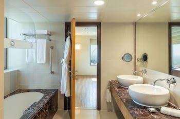 Delta Hotels By Marriott Jumeirah Beach, Dubai