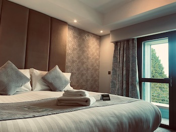 Boston West Hotel