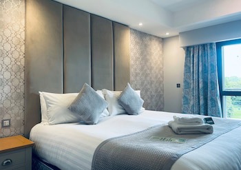 Boston West Hotel