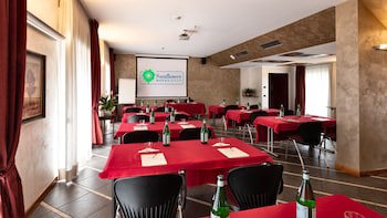 Hotel Sunflower fotoğrafı
