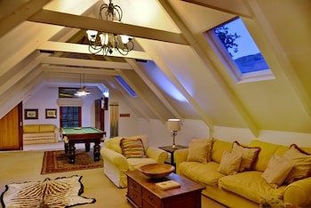 Val Du Charron Guest House & Wine Estate