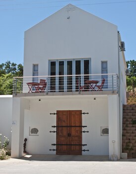 Val Du Charron Guest House & Wine Estate