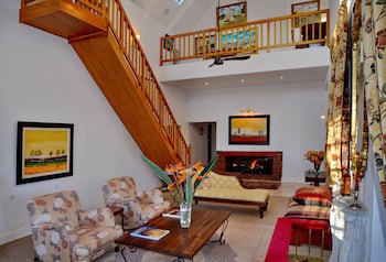 Val Du Charron Guest House & Wine Estate