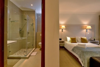 Val Du Charron Guest House & Wine Estate