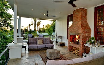 Val Du Charron Guest House & Wine Estate