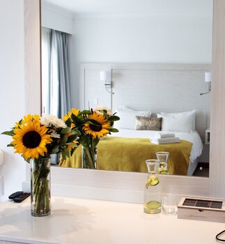Val Du Charron Guest House & Wine Estate
