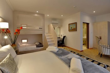 Val Du Charron Guest House & Wine Estate