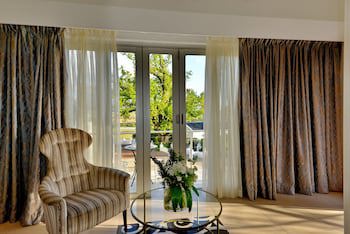 Val Du Charron Guest House & Wine Estate