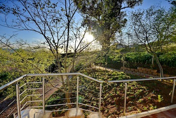 Val Du Charron Guest House & Wine Estate