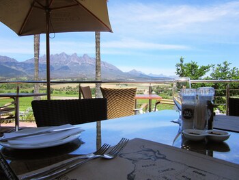 Val Du Charron Guest House & Wine Estate