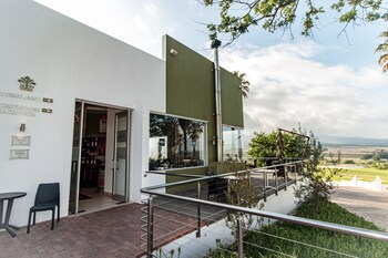 Val Du Charron Guest House & Wine Estate