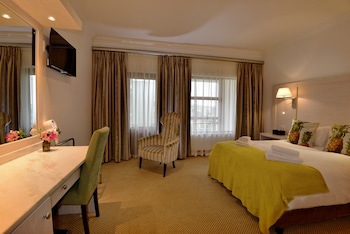 Val Du Charron Guest House & Wine Estate