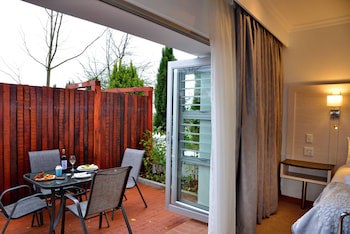 Val Du Charron Guest House & Wine Estate