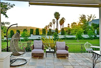 Val Du Charron Guest House & Wine Estate