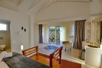 Val Du Charron Guest House & Wine Estate