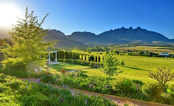 Val Du Charron Guest House & Wine Estate