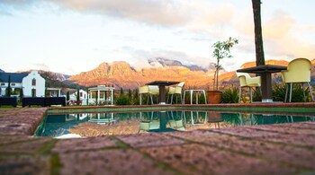 Val Du Charron Guest House & Wine Estate