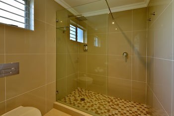 Val Du Charron Guest House & Wine Estate