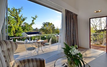 Val Du Charron Guest House & Wine Estate