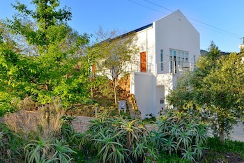 Val Du Charron Guest House & Wine Estate