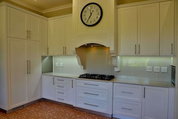 Val Du Charron Guest House & Wine Estate