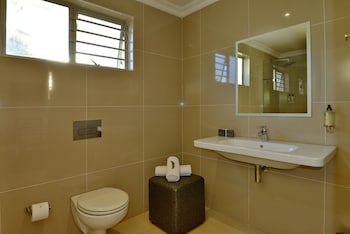 Val Du Charron Guest House & Wine Estate