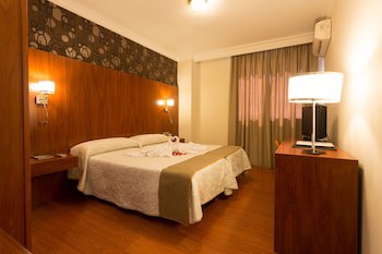 Hotel Familia Conde