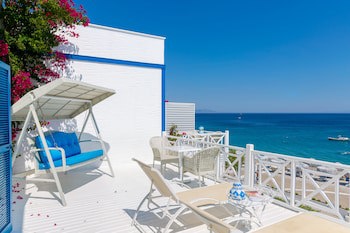 Hotel Mavi Beyaz fotoğrafı