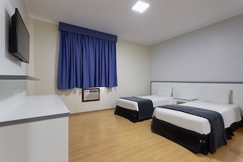 Carillon Plaza Hotel