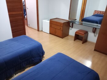 Carillon Plaza Hotel