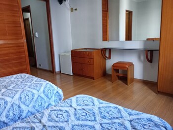 Carillon Plaza Hotel
