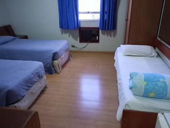 Carillon Plaza Hotel