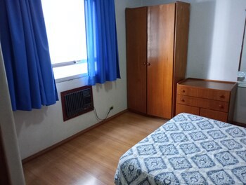 Carillon Plaza Hotel