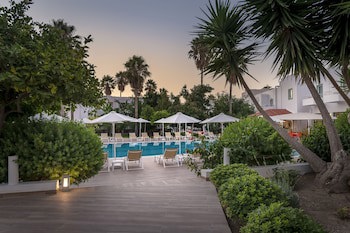 Alexandra Beach Hotel