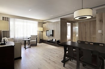 Gloria Residence