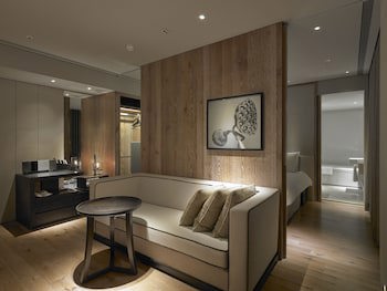 Gloria Residence