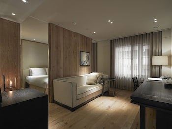 Gloria Residence