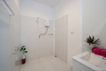 Banyan House Samui Bed And Breakfast (Adult Only)