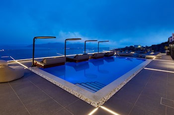 Oia Suites (Adults Only)