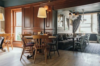 Royal Hotel, Bar & Grill
