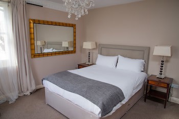 Royal Hotel, Bar & Grill